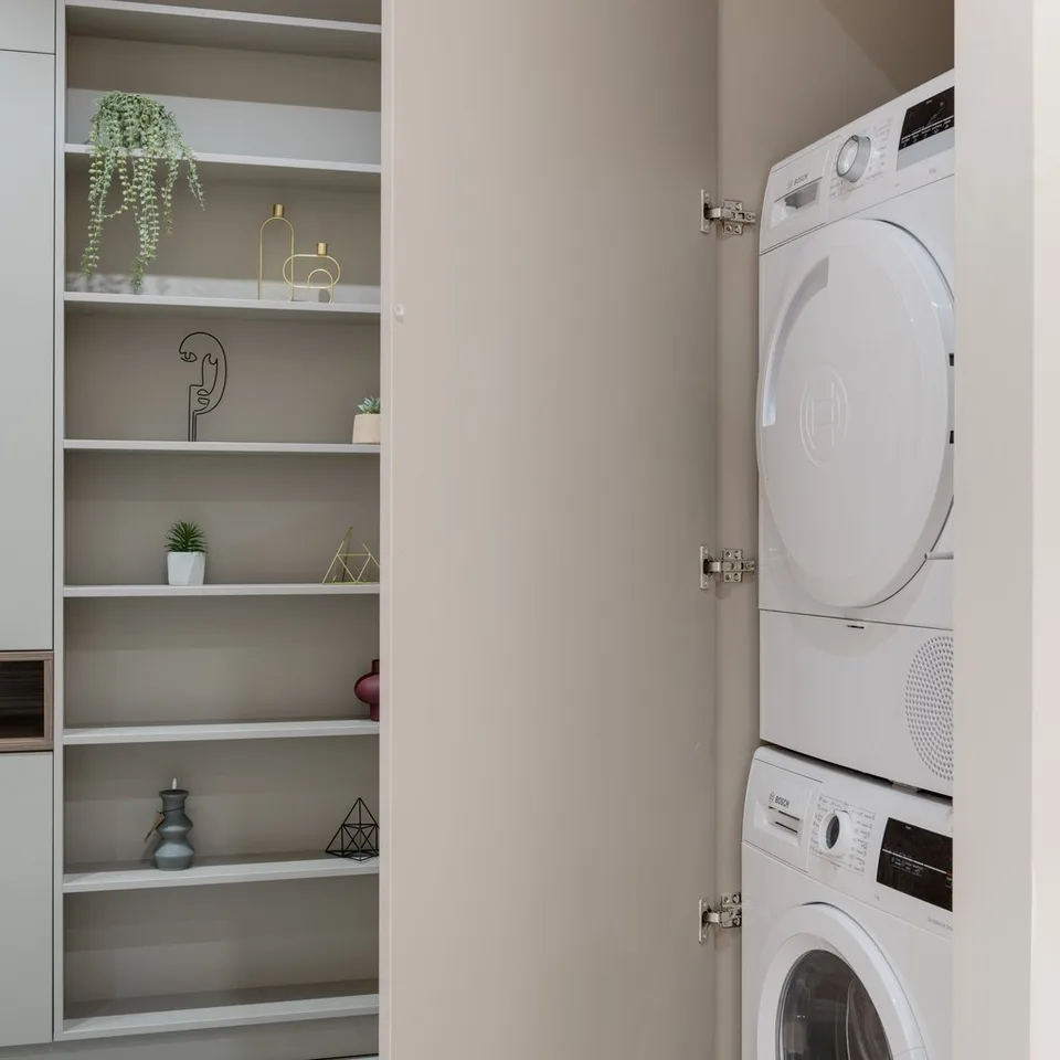 Posso usar a máquina de lavar à noite no apartamento?